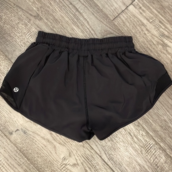 Lululemon Womens running shorts size 6 - Picture 4 of 5